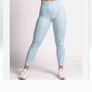 NWT P'tula Peak Leggings L